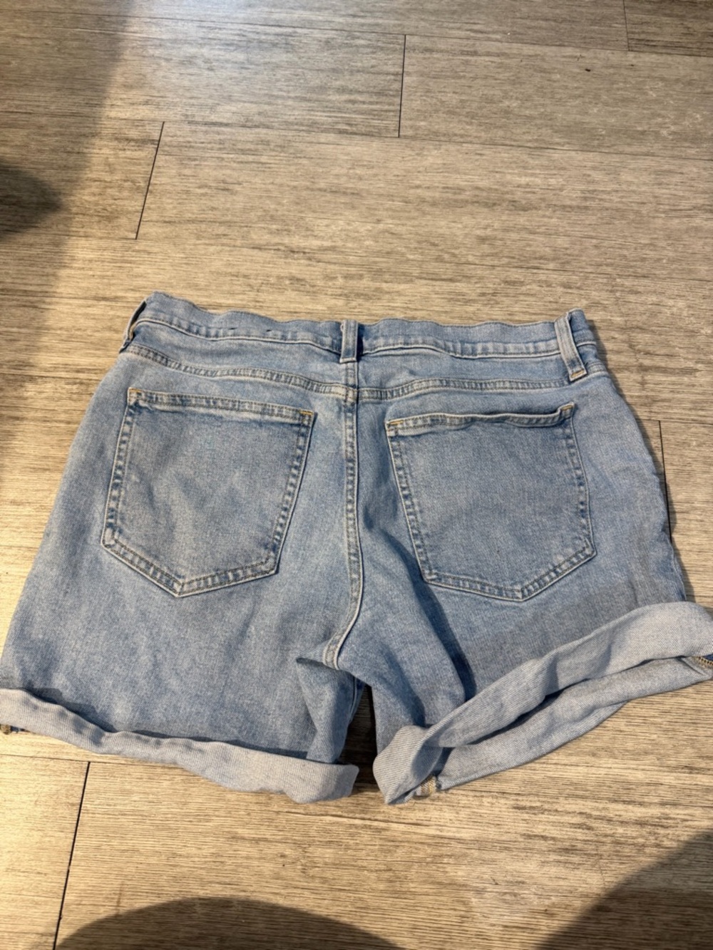GAP Light Wash Denim Shorts - Picture 4 of 4